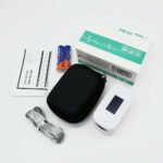 Pulsoximeter / Blutsauerstoffmessgerät / Oximeter für Finger / Mit OLED Anzeige / Professionell und hochgenau / Optimal für Familien, ältere Menschen und Krankenhäuser – Bild 4